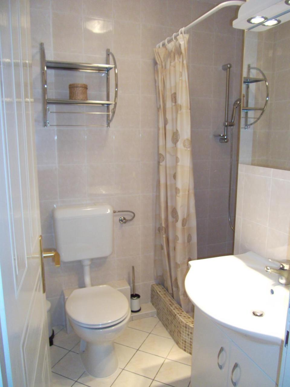 Rozsa Apartman Apartment Heviz Ngoại thất bức ảnh